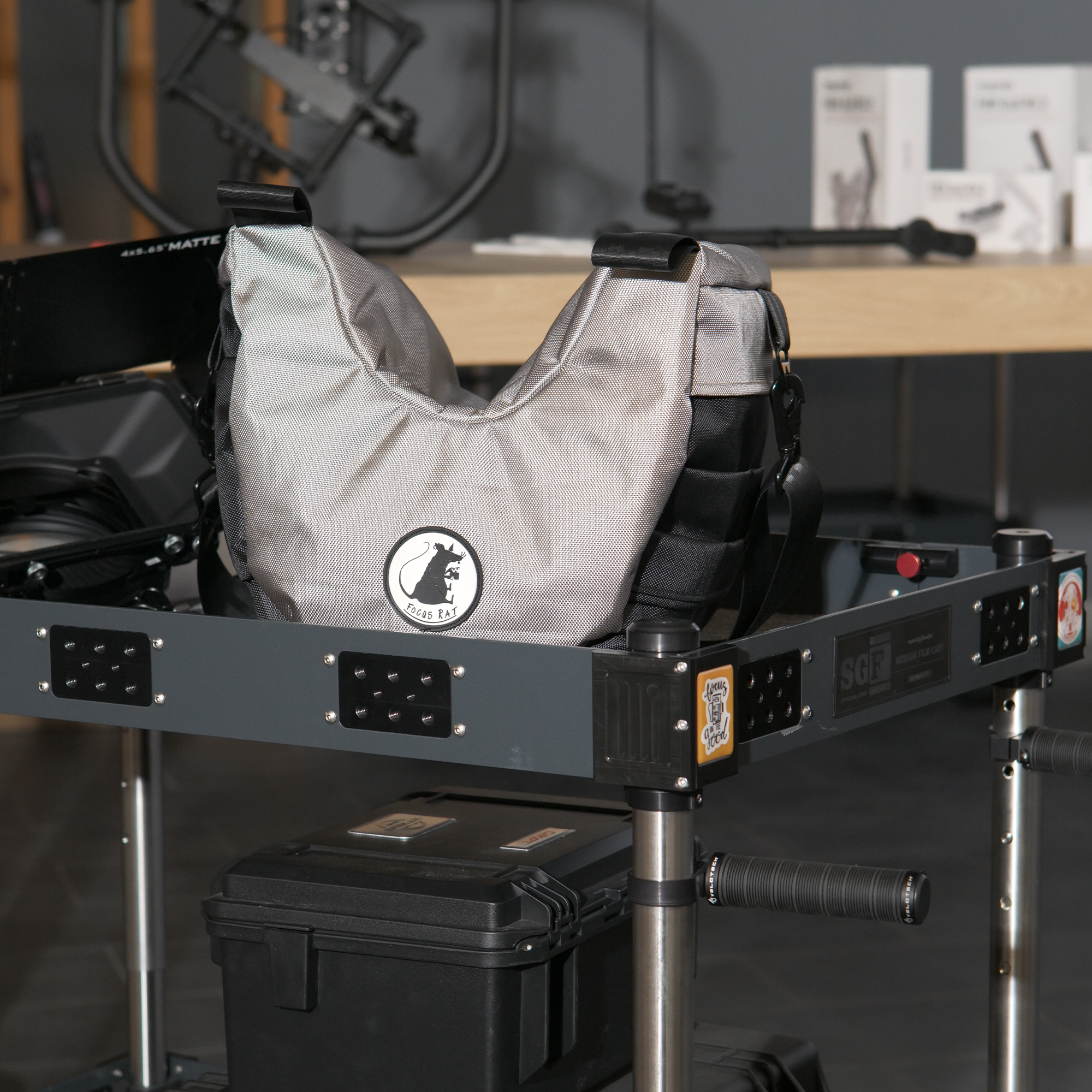 Cine saddle like Steady Bag medium size Platinum Silver colour on tray with backround